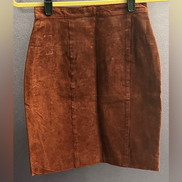Burgundy classic vintage Suede leather above knee mini skirt sexy 90s  1991 - Picture 2 of 5